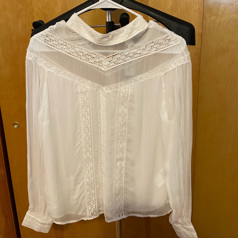 White blouse Montant